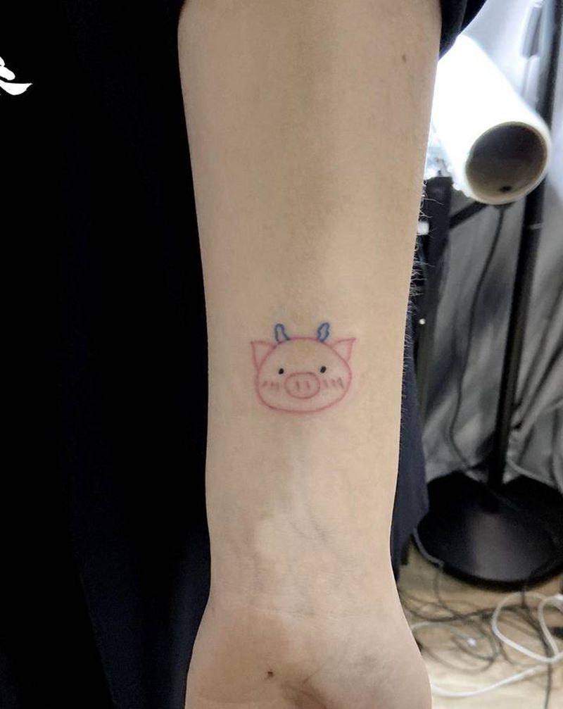 猪纹身图片_手臂纹身图案