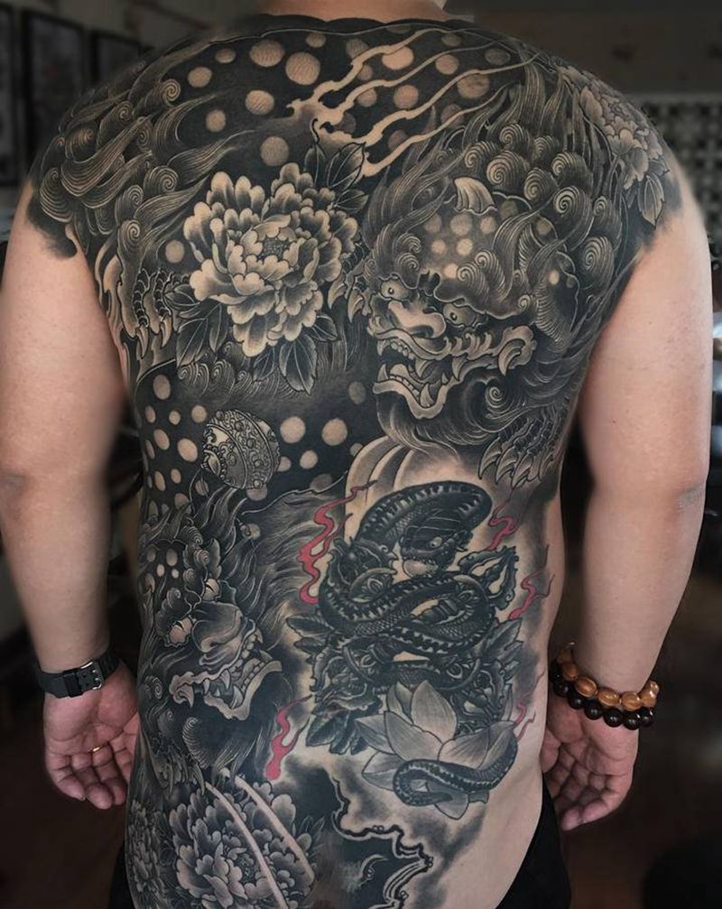 唐狮纹身图片_背部新传统纹身图案