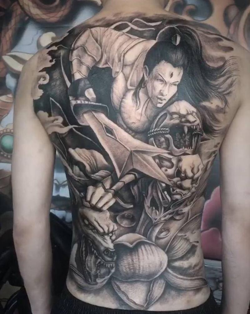 二郎真君纹身图片_背部纹身图案