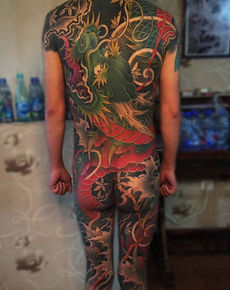 龙纹身图片_背部新传统纹身图案