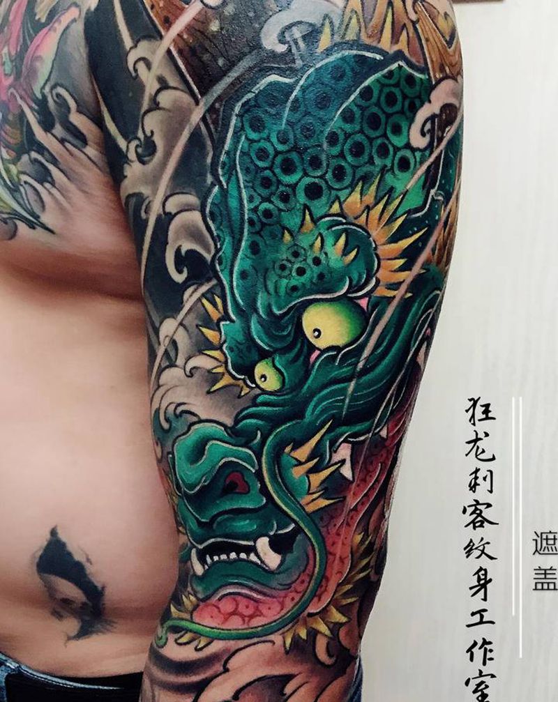 遮盖纹身图片_肩部手臂老传统新传统龙花臂龙半甲龙纹身图案
