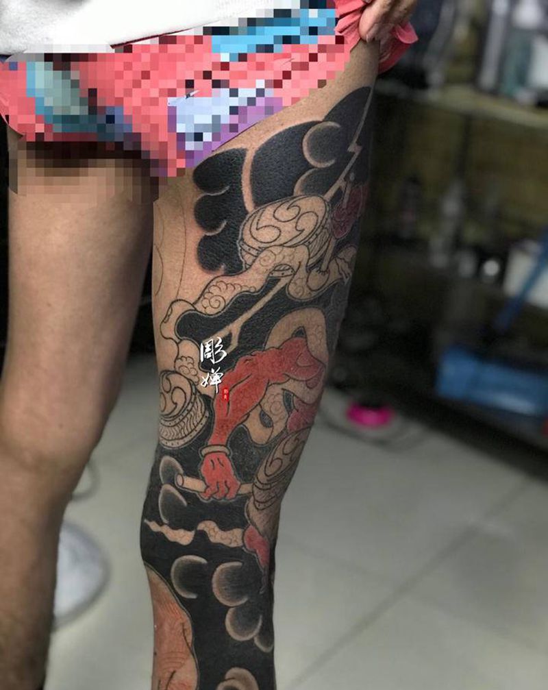 雷神纹身图片_腿部老传统纹身图案
