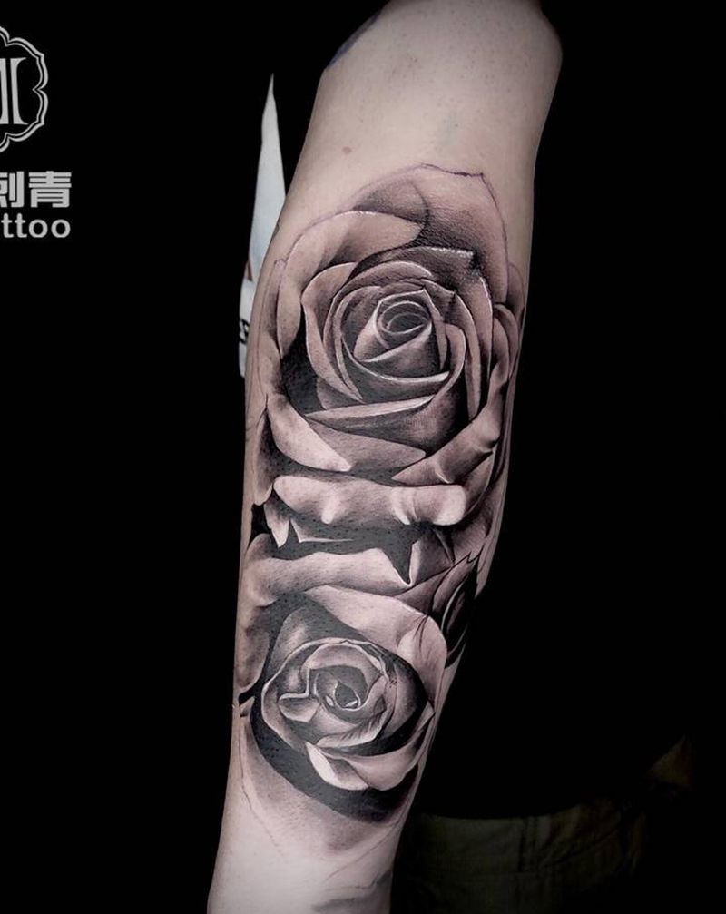 写实玫瑰纹身图片_手臂欧美写实纹身图案