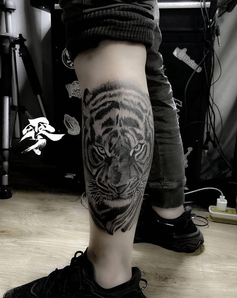 虎纹身图片_腿部纹身图案