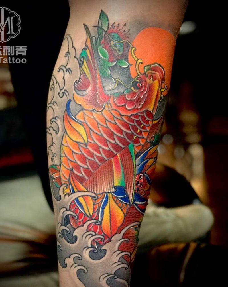 彩色鱼纹身图片_腿部新传统纹身图案