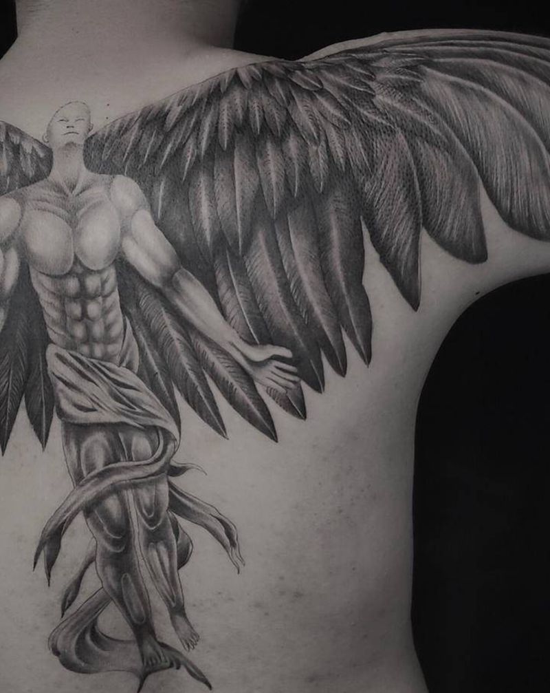 天使翅膀纹身图片_手臂背部欧美写实纹身图案