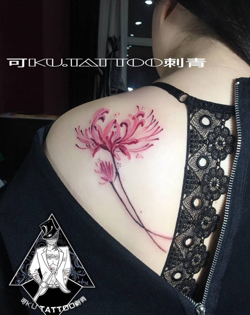 彼岸花纹身图片_背部水彩纹身图案