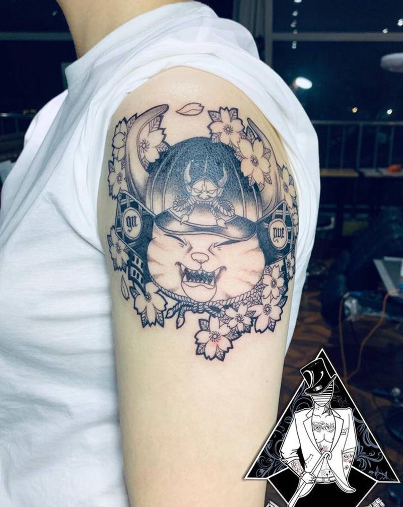 武士猫纹身图片_肩部New School新传统纹身图案