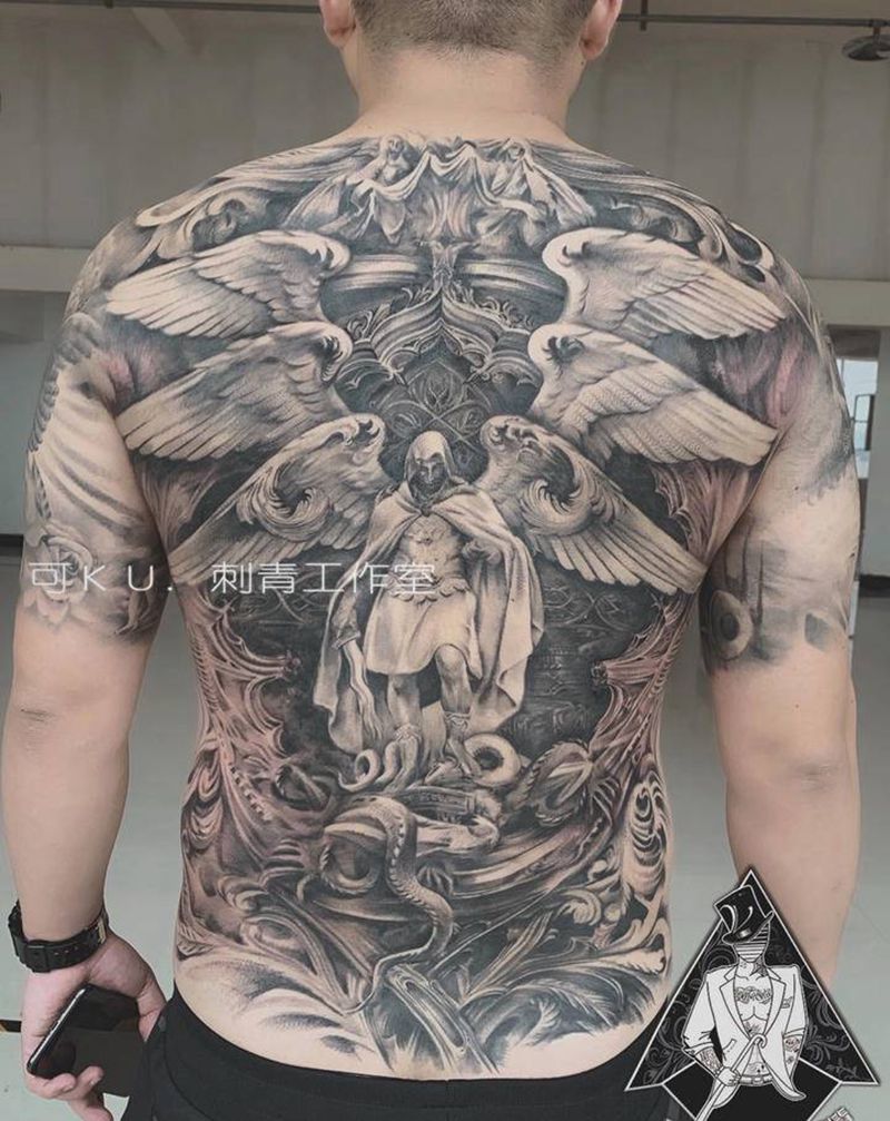 天使满背纹身图片_背部欧美写实图腾纹身图案