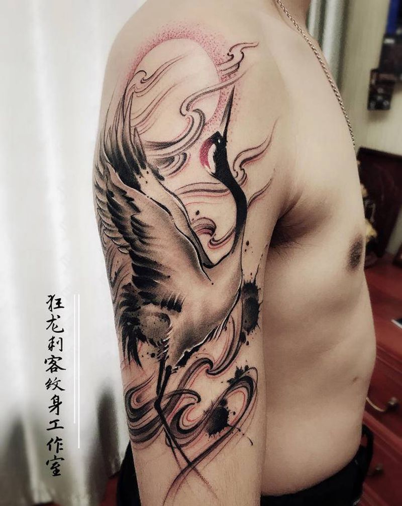 鹤纹身图片_手臂肩部新传统水墨鹤仙鹤水墨鹤纹身图案