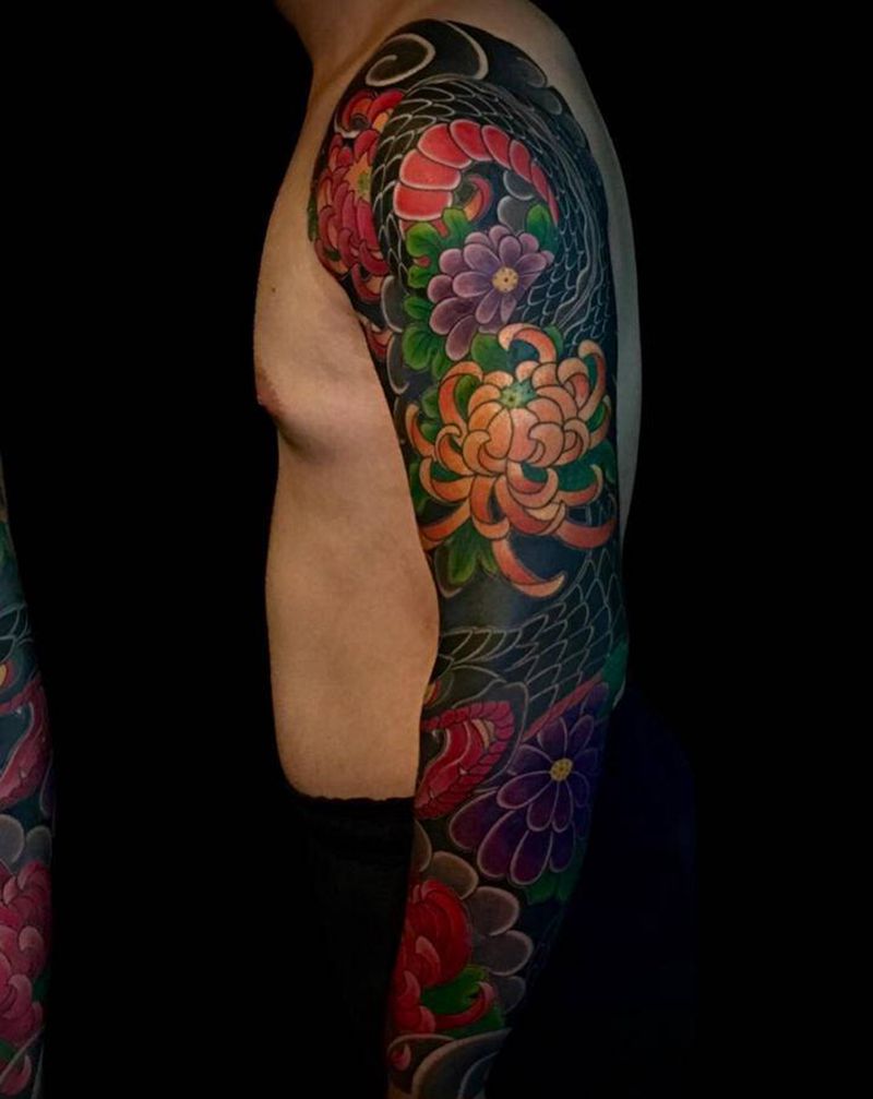 老传统蛇牡丹花臂纹身图片_手臂老传统纹身图案