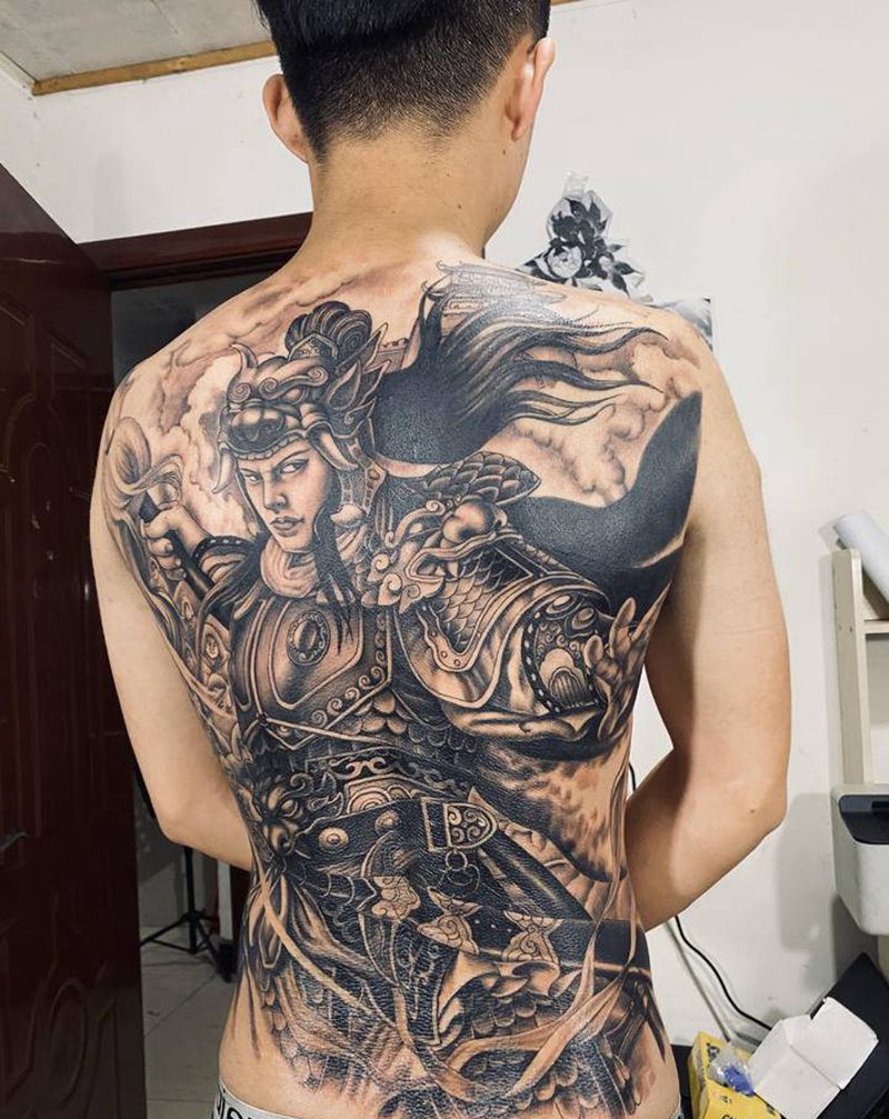 子龙纹身图片_背部新传统纹身图案