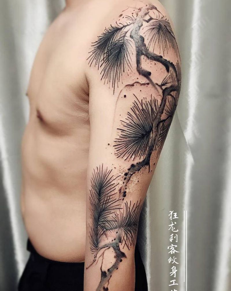 松纹身图片_手臂肩部新传统水墨松树水墨松花臂纹身图案