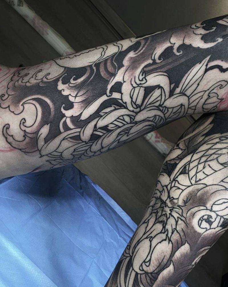 蛇纹身图片_腿部新传统纹身图案