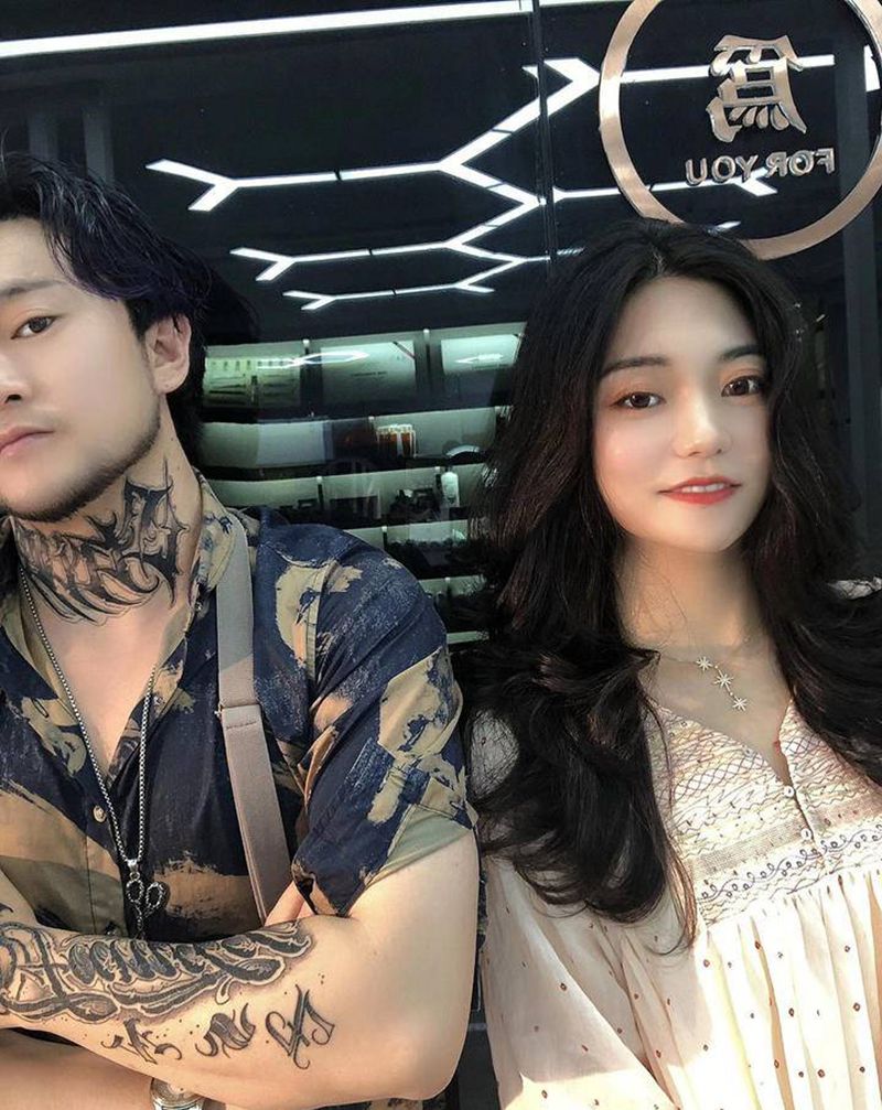 托尼老师的恢复后纹身图片_颈部手臂花体字纹身图案