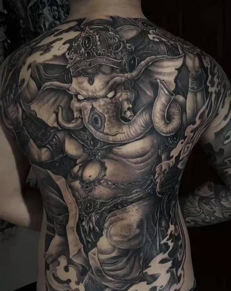 象神纹身图片_背部纹身图案