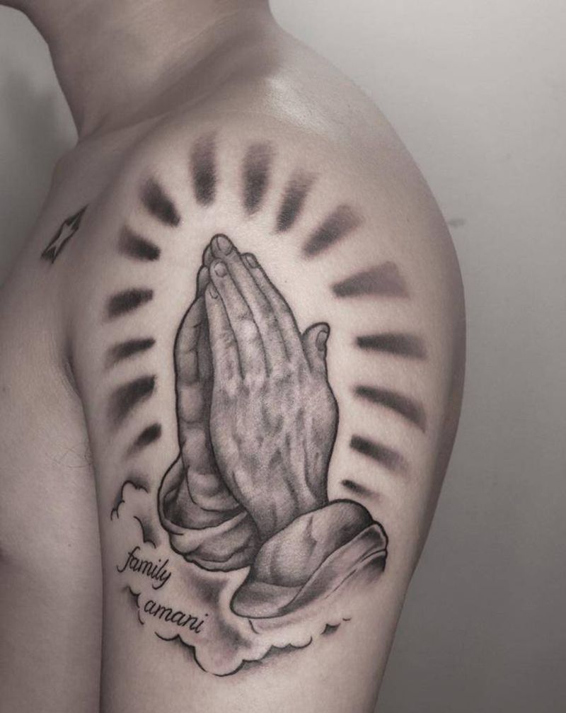 祈祷之手纹身图片_手臂欧美写实纹身图案