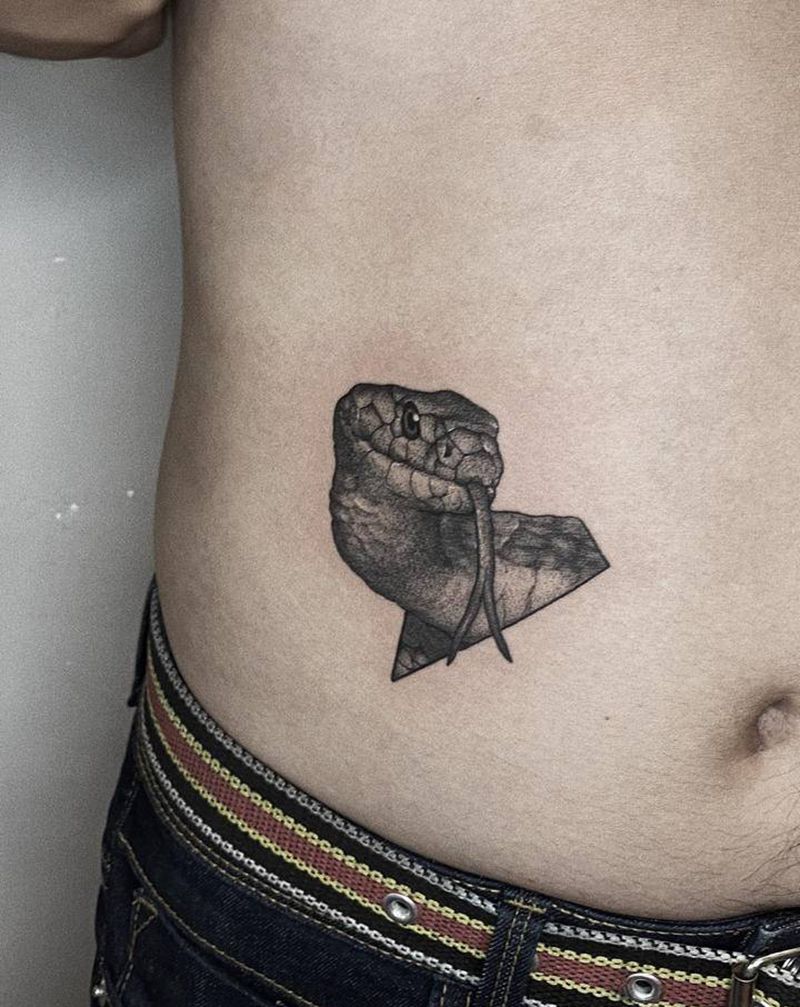 蛇纹身图片_腹部点刺纹身图案