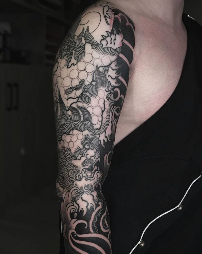 唐狮七分袖纹身图片_手臂老传统纹身图案