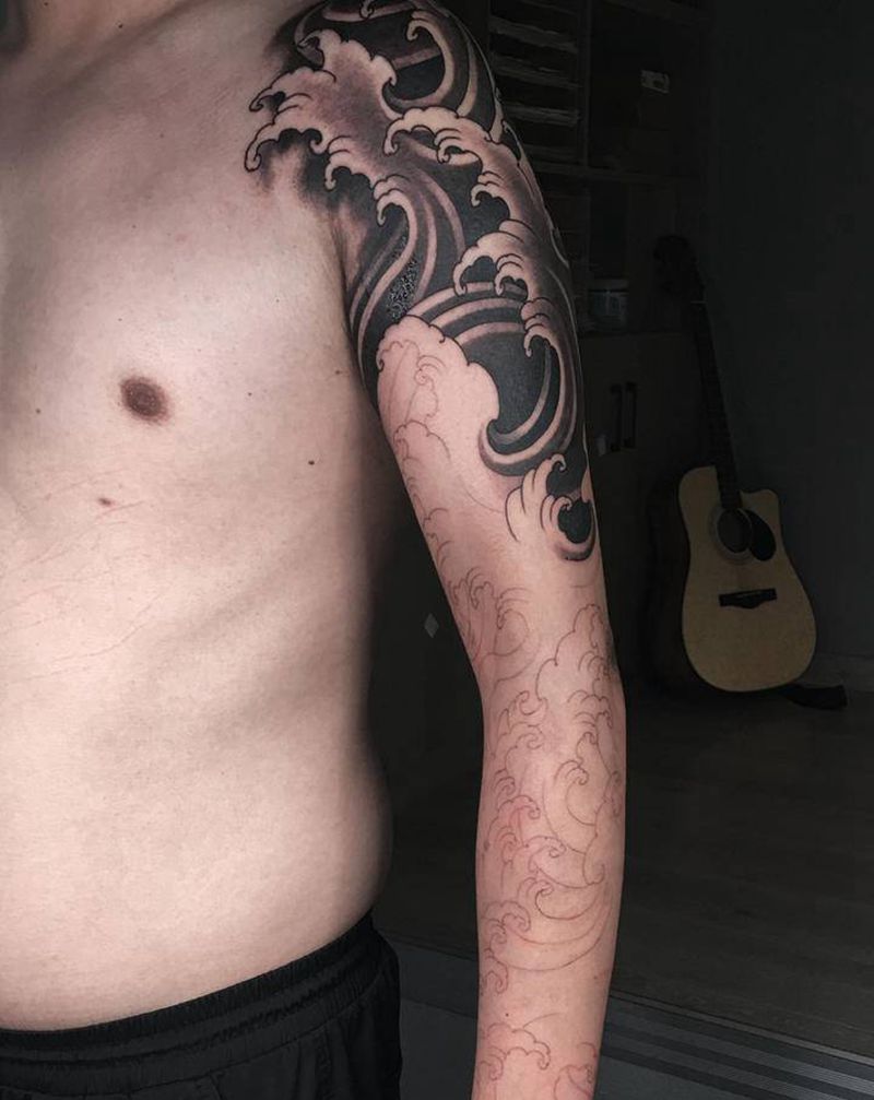 浪臂纹身图片_手臂新传统纹身图案