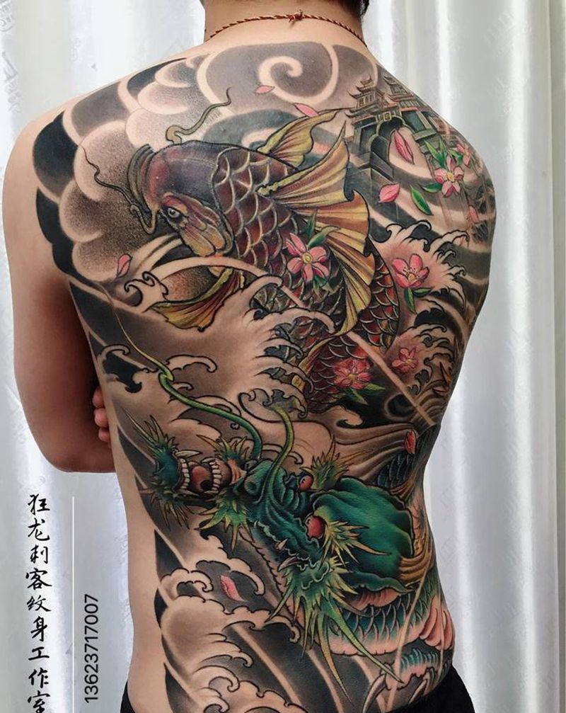 修改遮盖纹身图片_背部臀部老传统新传统龙鲤鱼鱼跳龙门纹身图案