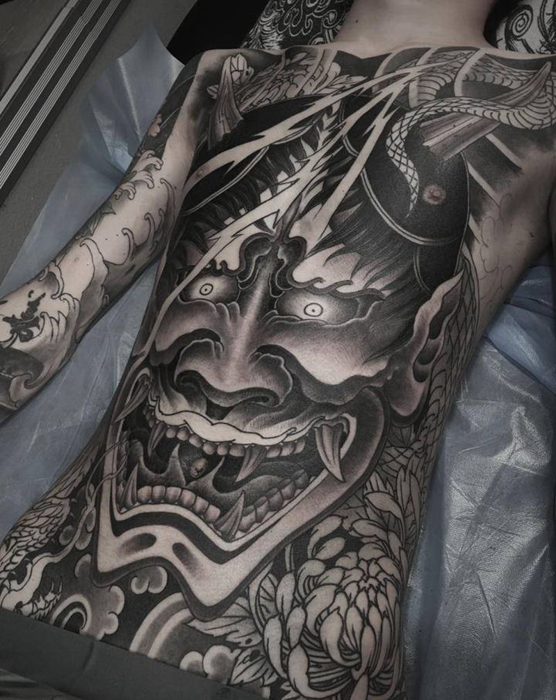 般若纹身图片_腹部新传统纹身图案