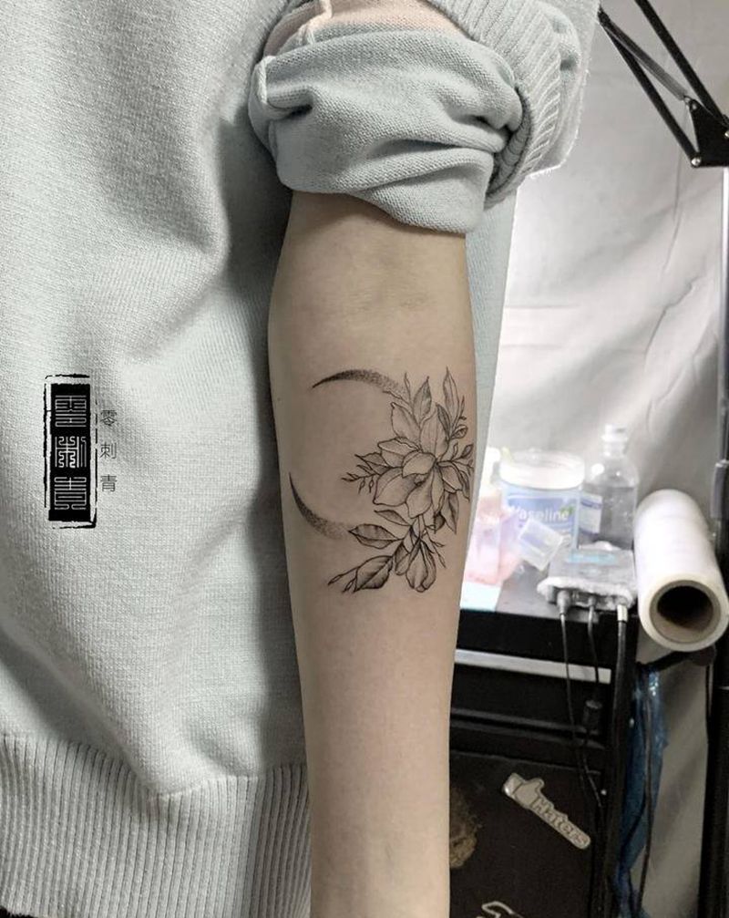 素花月亮纹身图片_手臂纹身图案