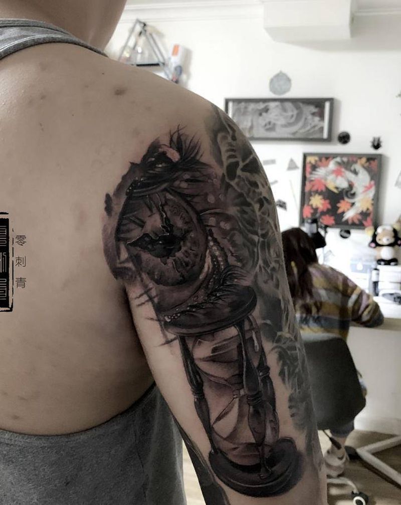 沙漏眼纹身图片_手臂纹身图案