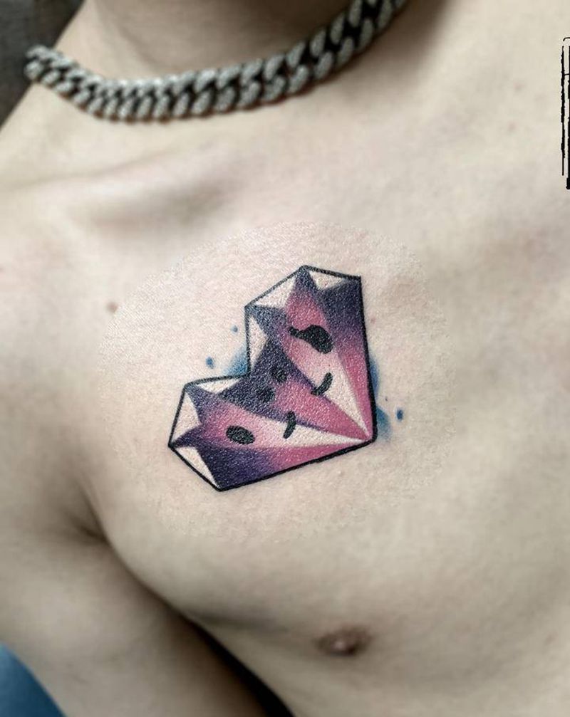 爱心钻石纹身图片_胸部纹身图案