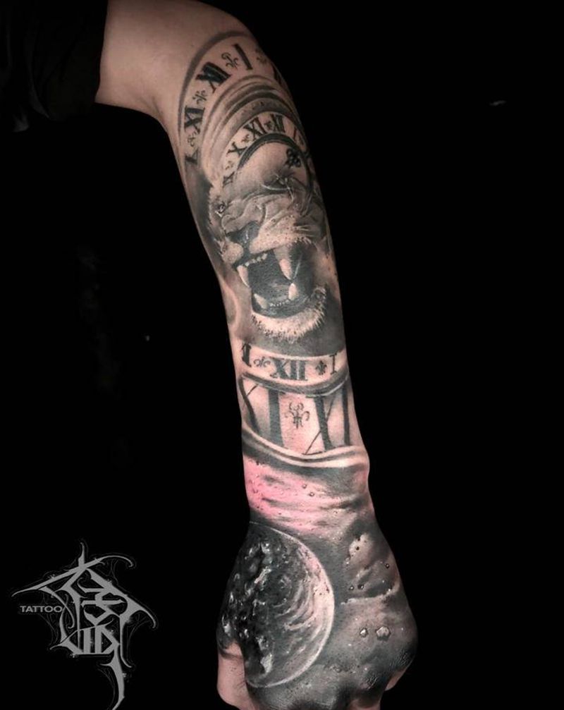 狮子纹身图片_手臂欧美写实纹身图案