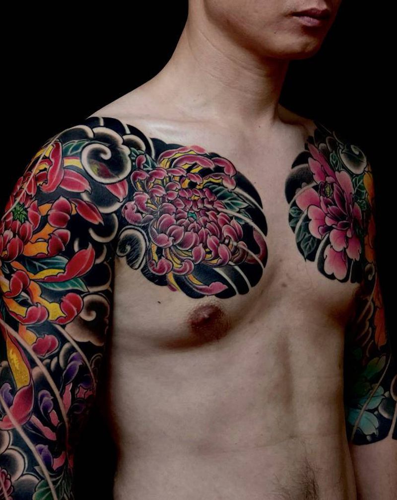 传统重彩双半甲纹身图片_胸部手臂老传统新传统菊花半甲传统半甲牡丹半甲纹身图案