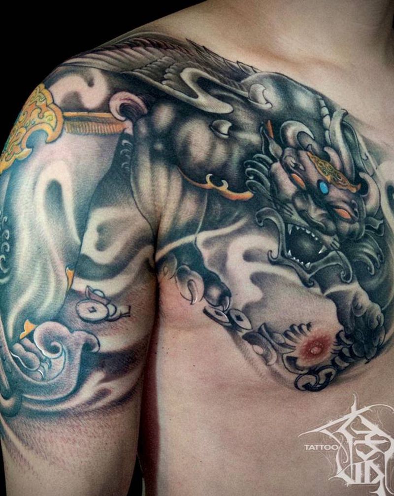 貔貅半甲纹身图片_手臂肩部新传统纹身图案