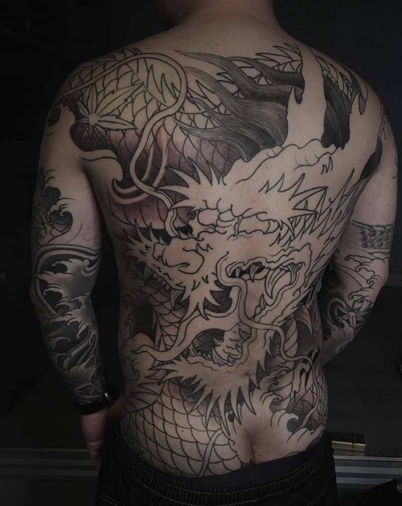 通体龙纹身图片_背部新传统纹身图案