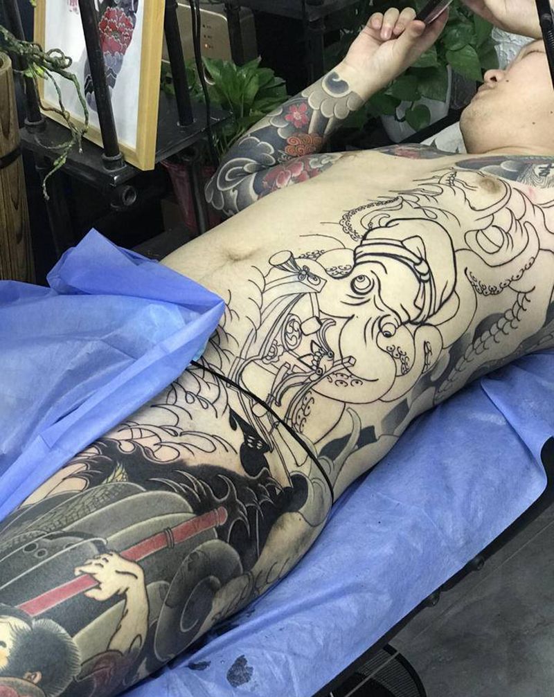 老传统开衫纹身图片_腹部腰部老传统纹身图案