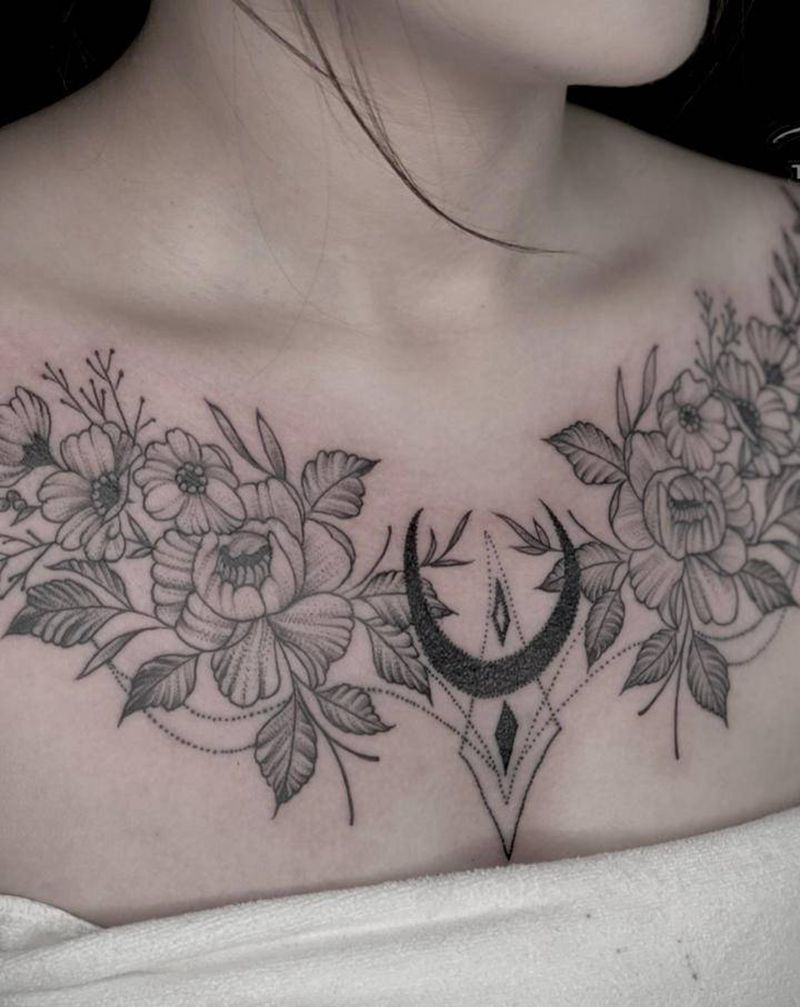 素花纹身图片_胸部几何点刺纹身图案