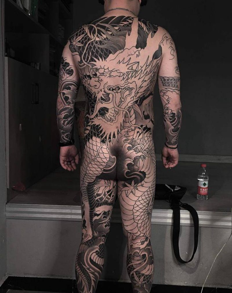 龙纹身图片_背部新传统纹身图案