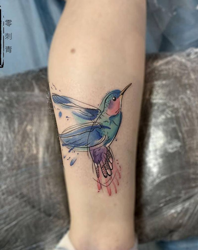 水彩蜂鸟纹身图片_腿部水彩纹身图案