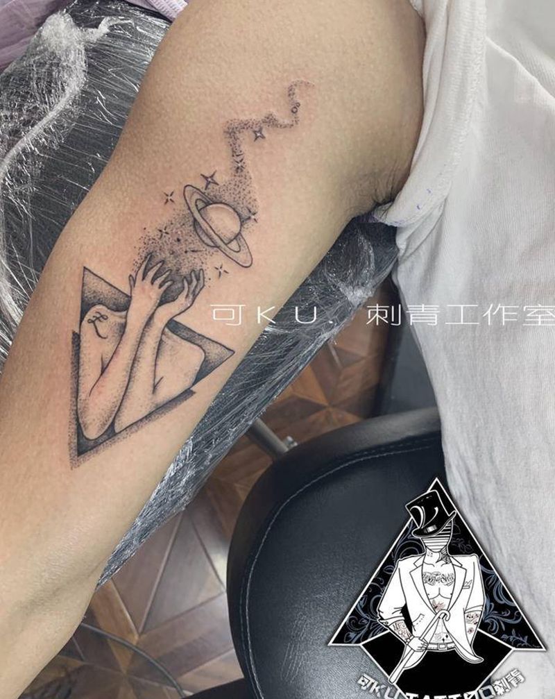 点刺纹身图片_手部手臂点刺纹身图案