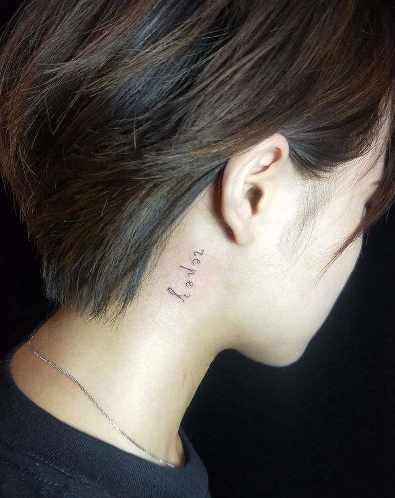 字母 俄语纹身图片_颈部纹身图案