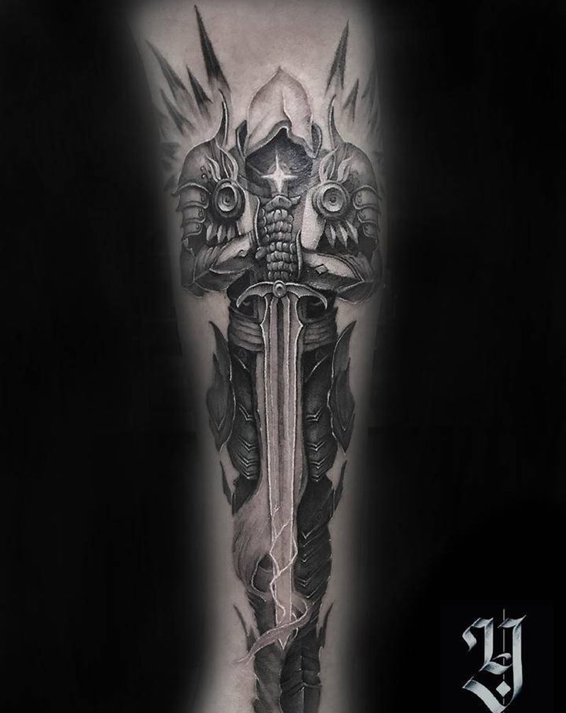 守护天使纹身图片_腿部欧美写实天使战士盔甲纹身图案