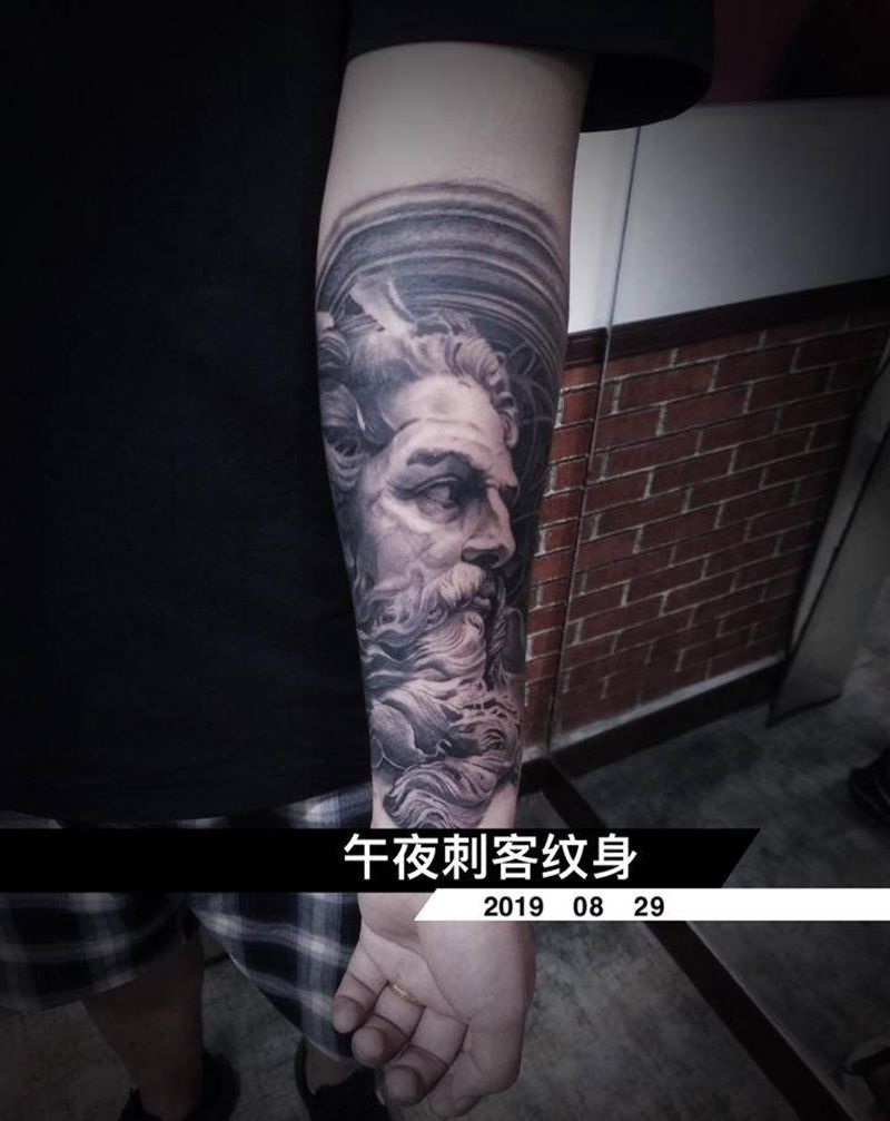 波寒冬纹身图片_手臂欧美写实纹身图案