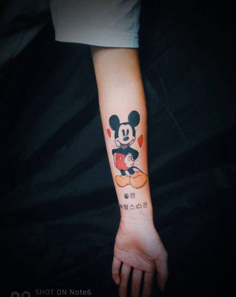 米老鼠纹身图片_手臂纹身图案