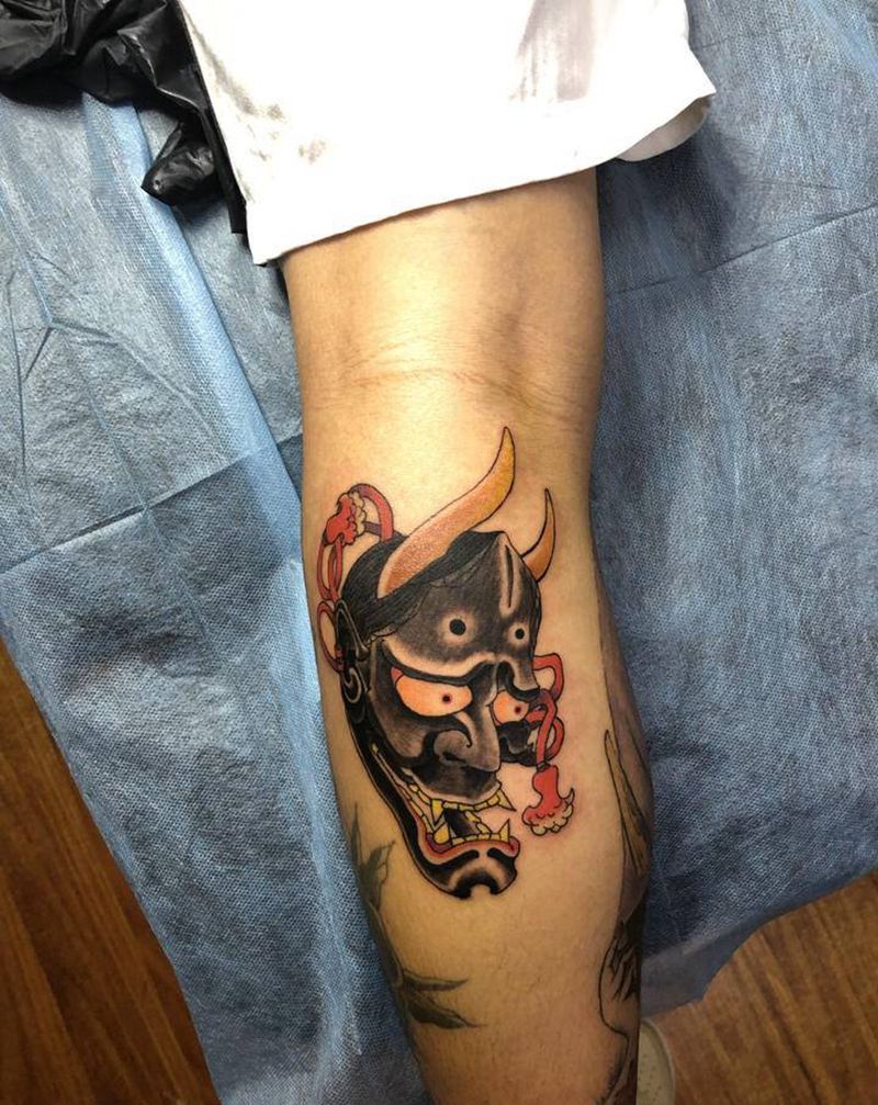 般若纹身图片_腿部纹身图案