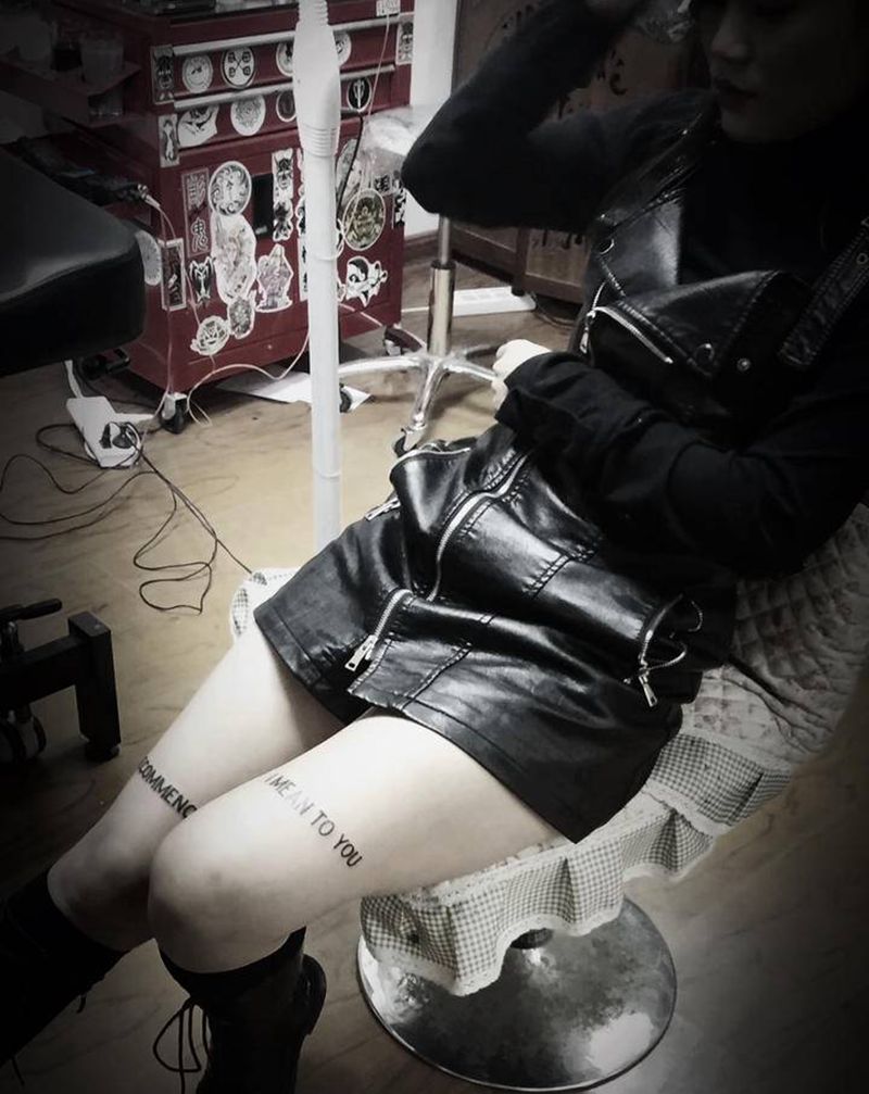 英文纹身图片_腿部花体字纹身图案