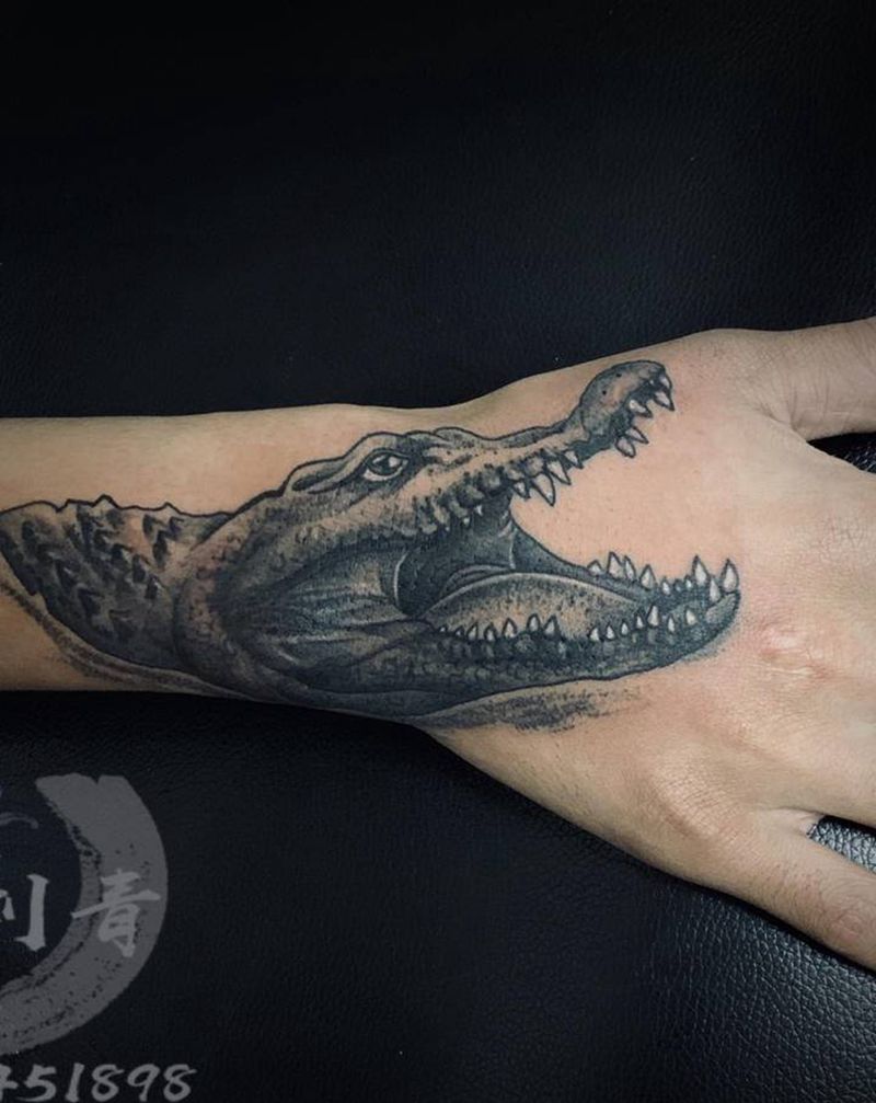大鳄纹身图片_手臂欧美写实纹身图案