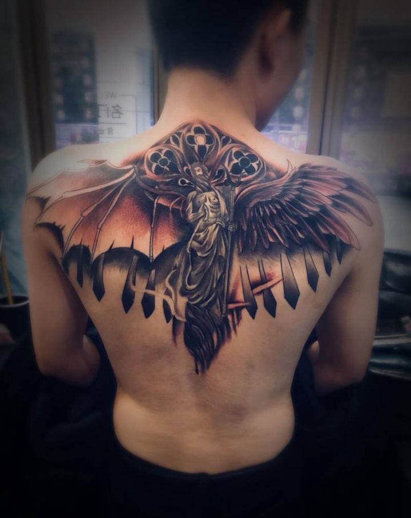 后背纹身图片_背部纹身图案