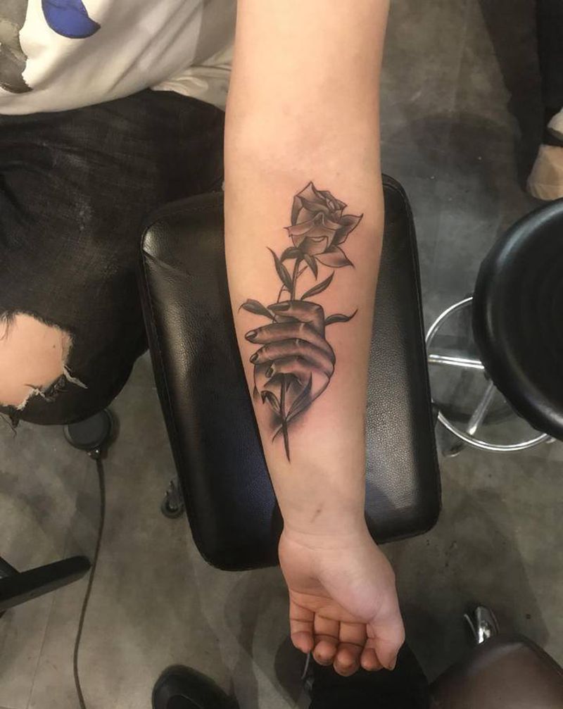 花花纹身图片_手臂纹身图案