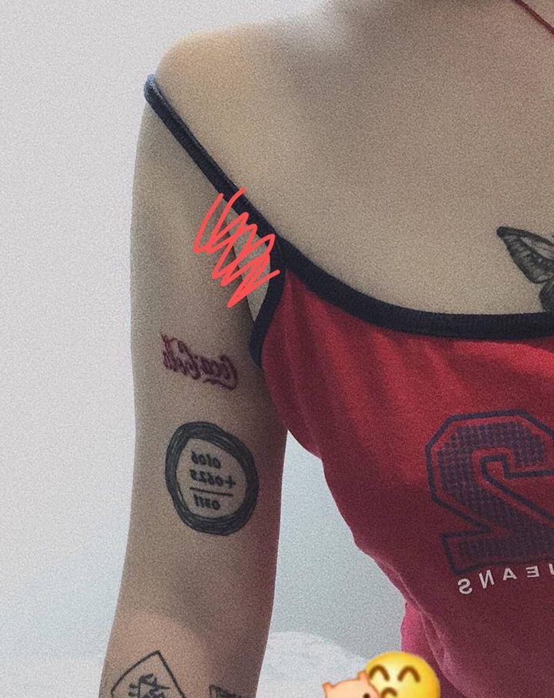 自己看自己纹身图片_小图纹身图案