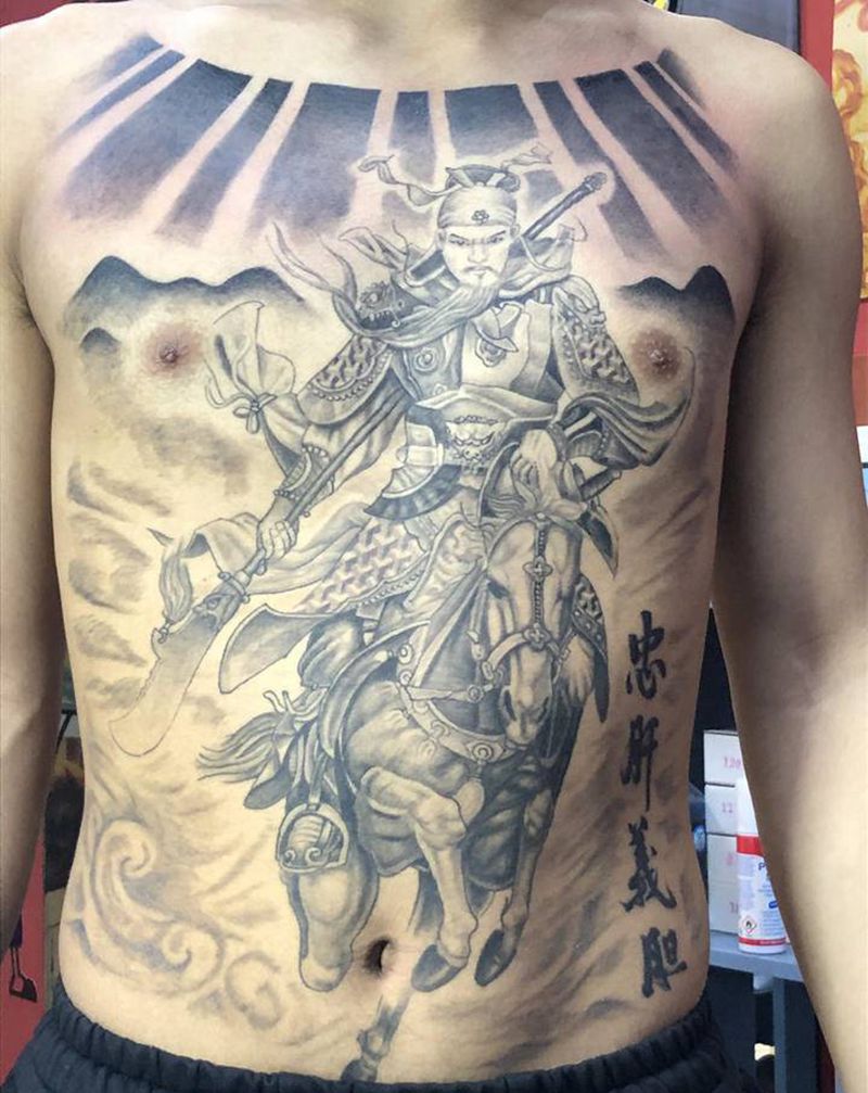关公纹身图片_腹部胸部纹身图案