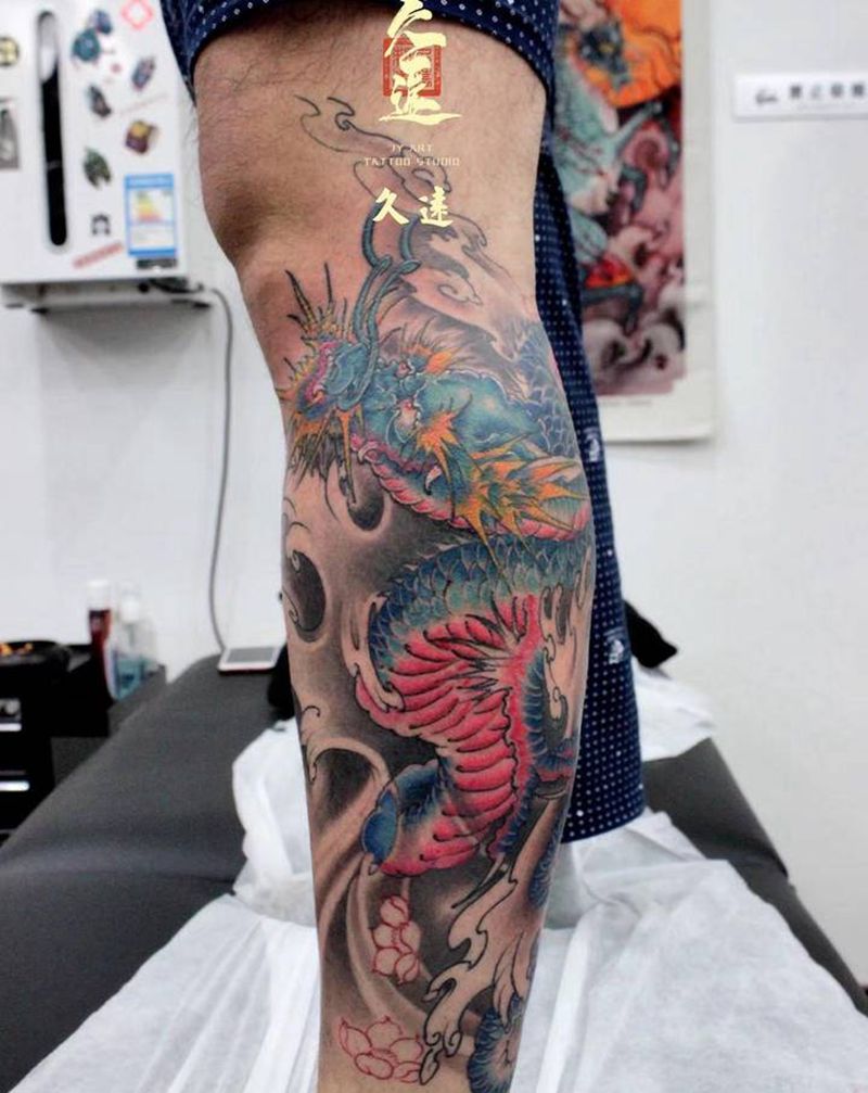 新传统水龙纹身图片_腿部新传统龙纹身图案